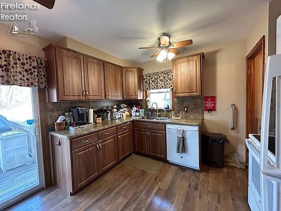 4th image of 29013 Norman Ave