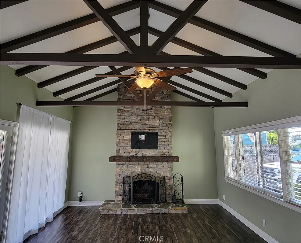 3 bed, 1404 sqft, $3,550 — Photo 4