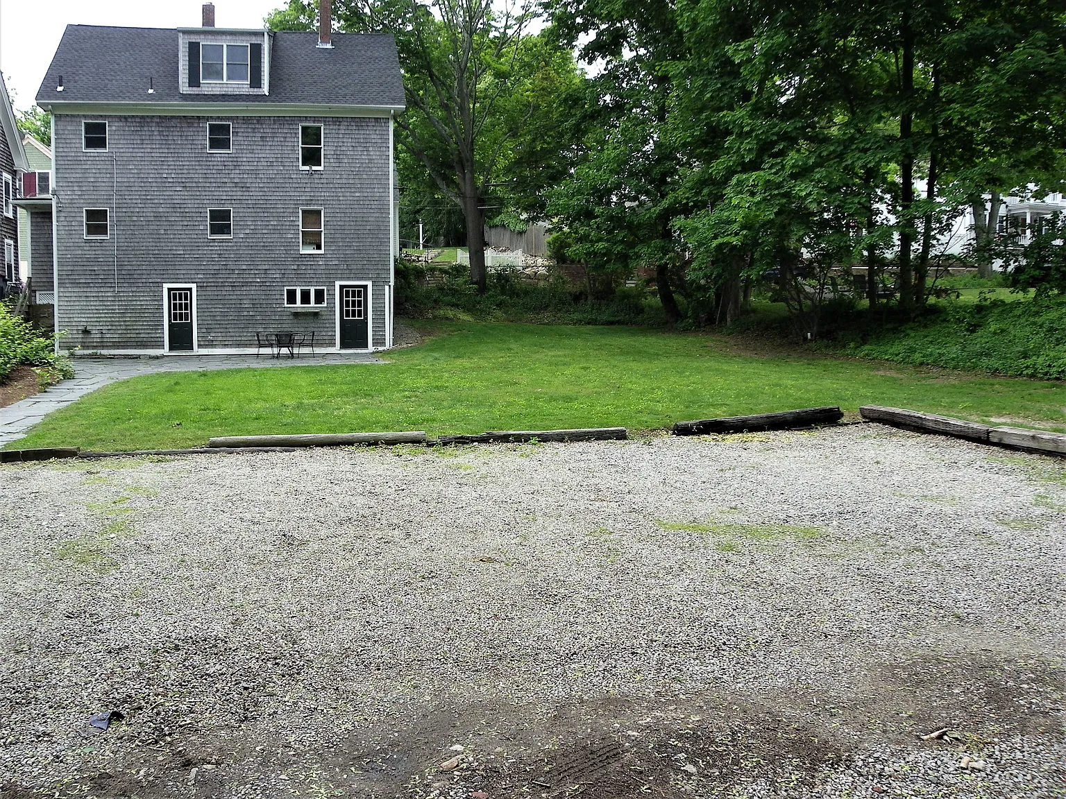 3 bed, 1252 sqft, $3,100 — Photo 2