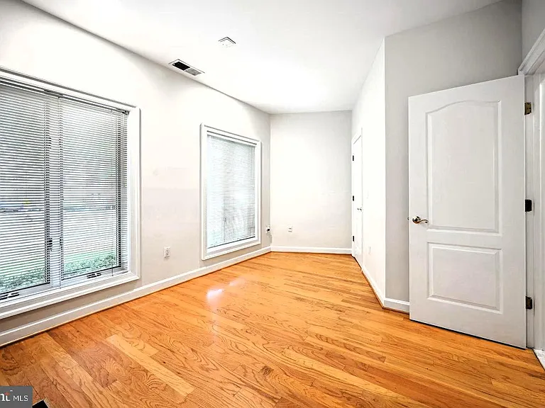 5330 Connecticut Ave NW — Photo 5