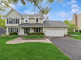 1335 Gaslight Dr, Algonquin, IL 60102