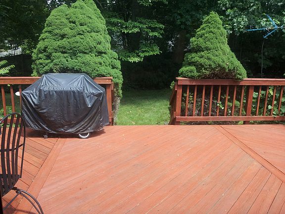 3rd image of 14695 Stratford Dr