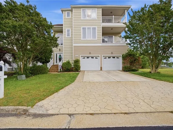 9512 7th Bay St, Norfolk, VA 23518