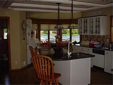 5th image of 912 Sand Lake Dr