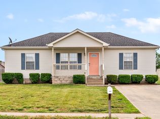 556 Oakmont Dr, Clarksville, TN 37042