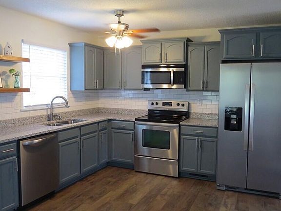 2nd image of 2156 Bradley St