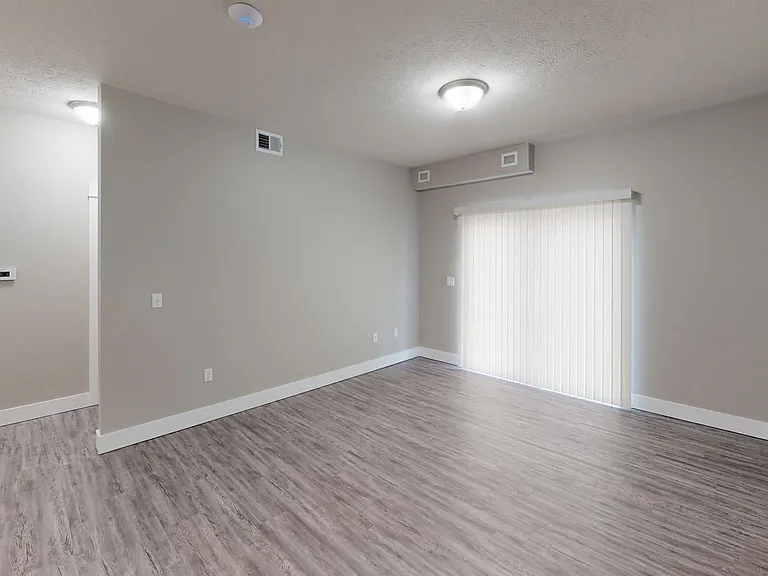 801 W Cedar St — Photo 72