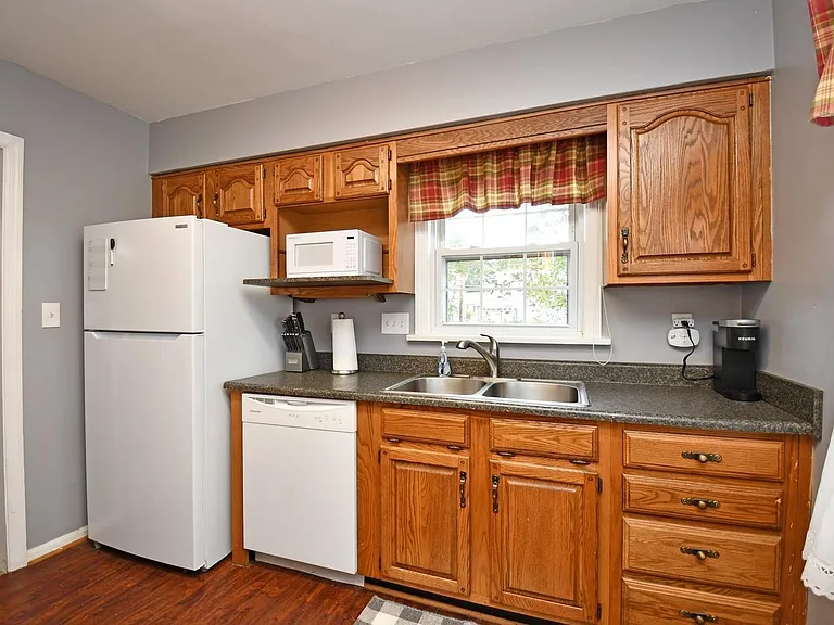 7193 Maryland Ave — Photo 17