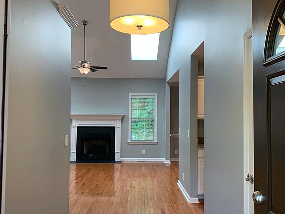 5th image of 620 Williamsport Ct