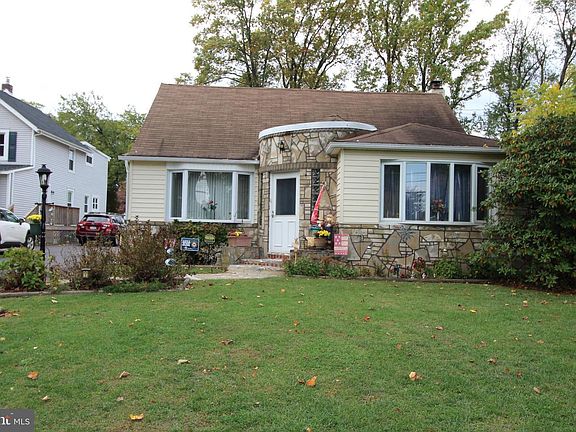 2nd image of 1743 Highland Ave