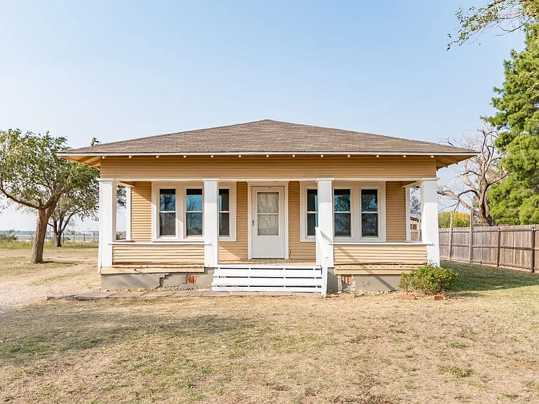 4102 W Sundown Ln — Photo 1