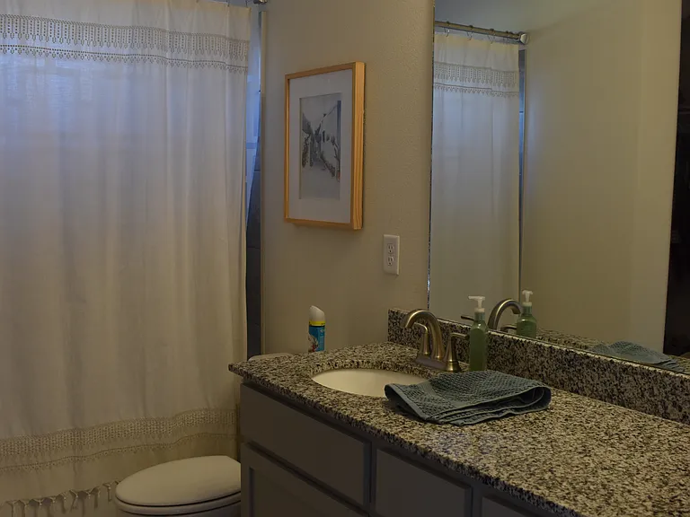 515 Ashwood St — Photo 8