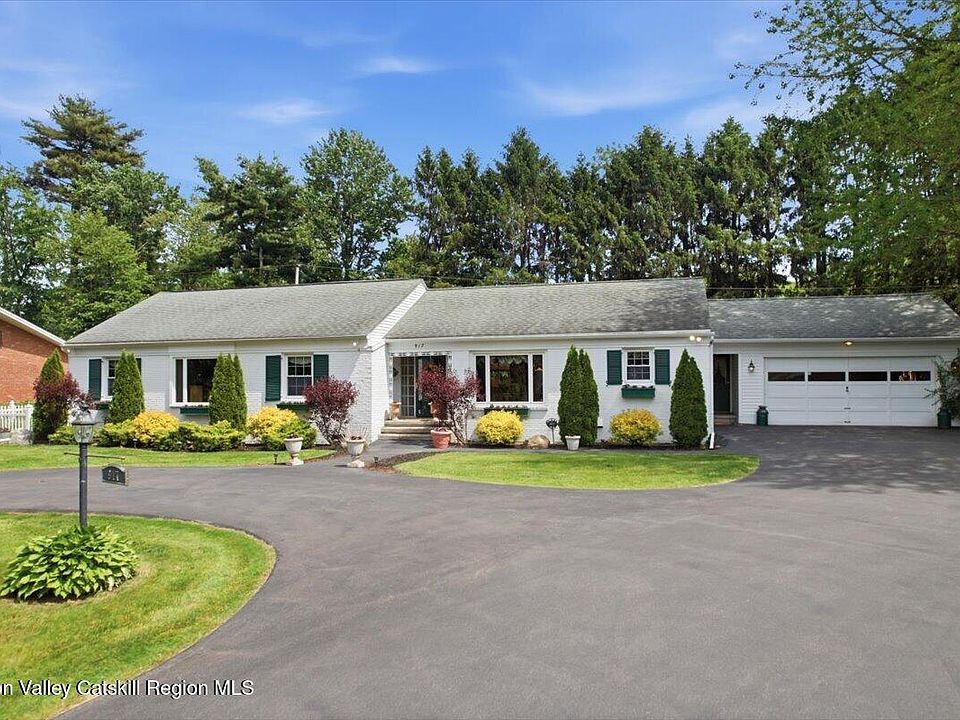 1st image of 917 Londonderry Court