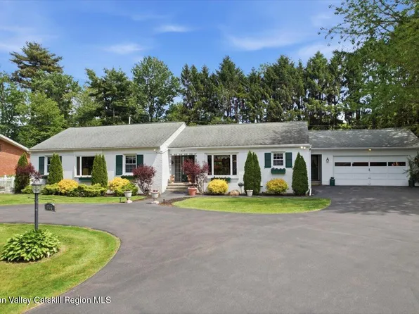 917 Londonderry Court, Schenectady, NY 12309
