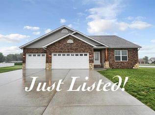 221 Ranchero Dr, Hamel, IL 62046