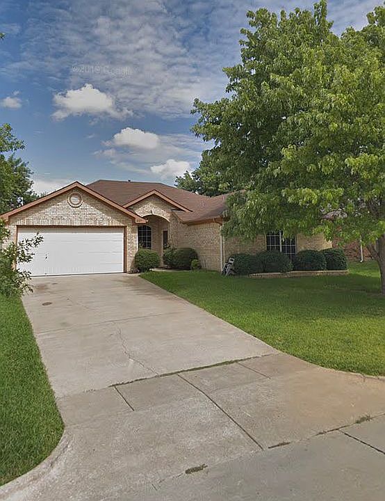 1st image of 627 Douglas Dr