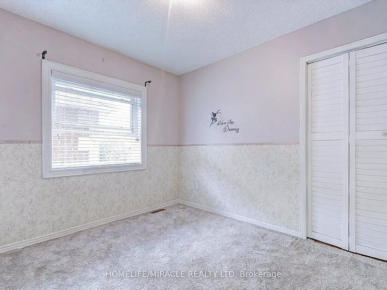 45 Sunley Cres — Photo 13