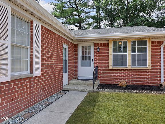 5th image of 795 Hudson Parkway
