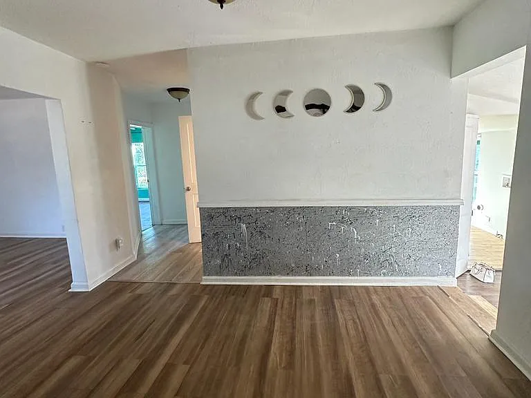 Unit Photo