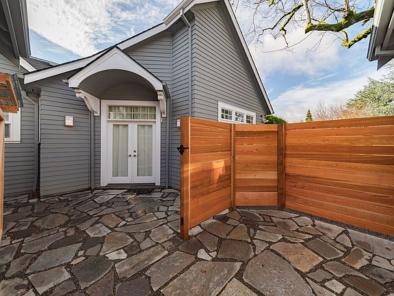 4th image of 3577 NE Knott St #B-k129