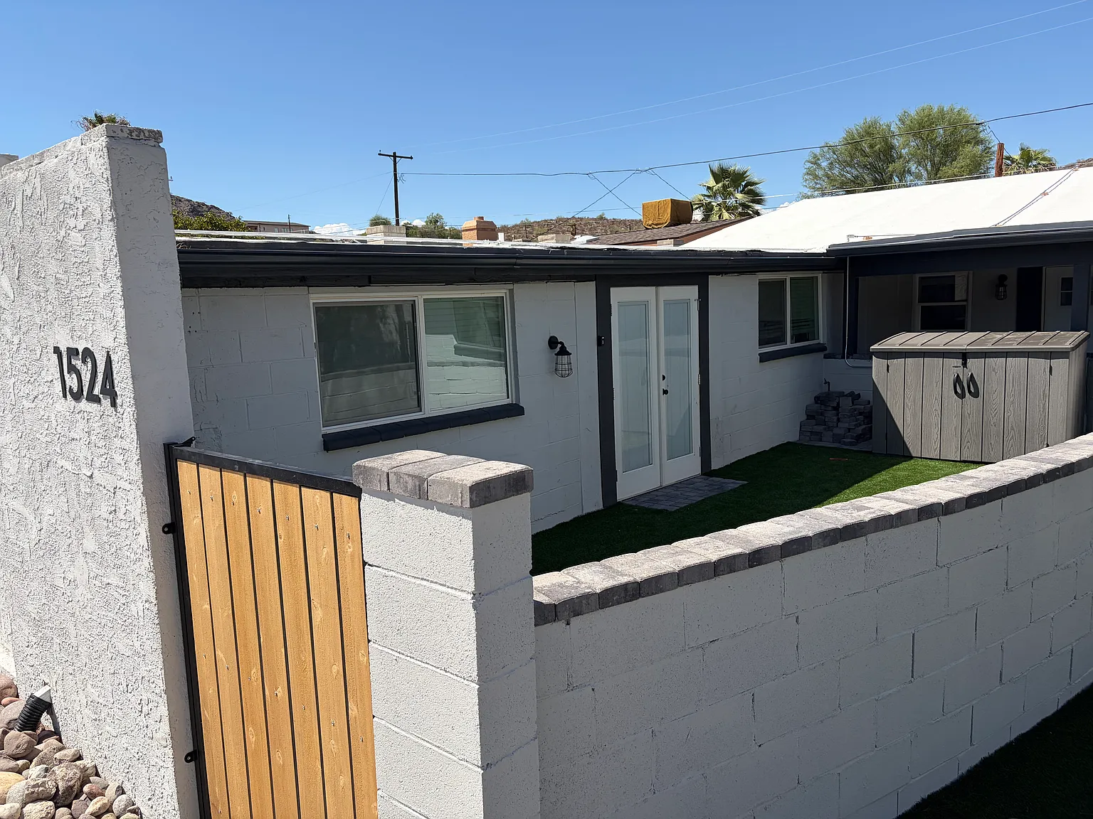 1518 E Cortez St — Photo 2