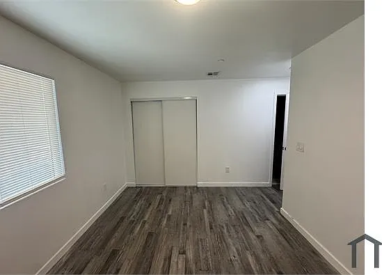 1348 W 41st Pl — Photo 5