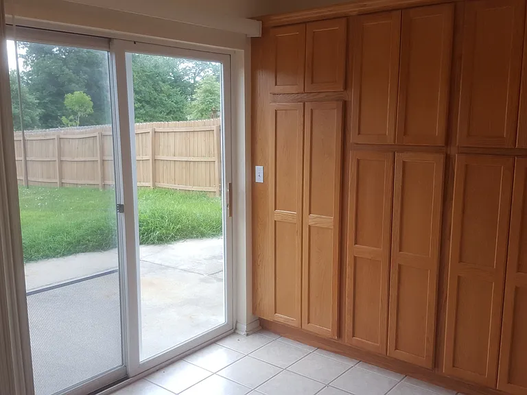 3408-3410 Squirrel Dr — Photo 9