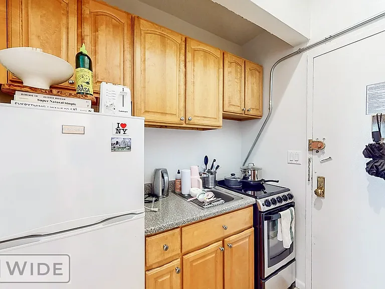 101 W 73rd St #2D — Photo 2