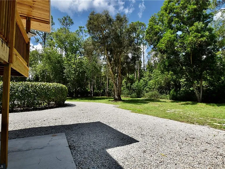 1725 Acremaker Rd — Photo 3