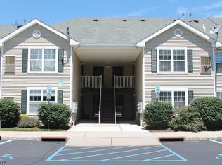 19 Rolling Hill Rd #19, Clinton, NJ 08809