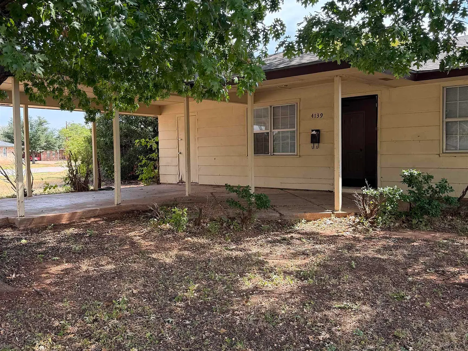 3 bed, 1.5 bath, 1025 sqft, $1,375 — Photo 2