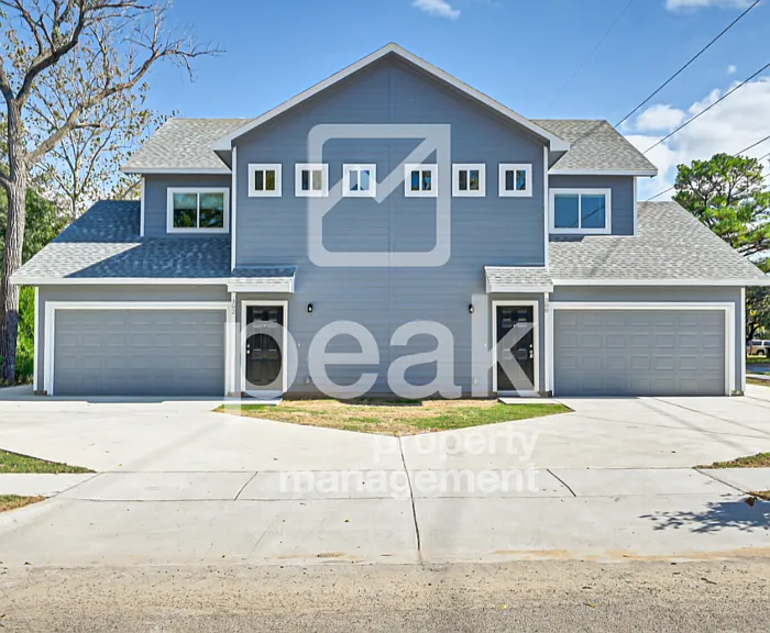 302 Byron St — Photo 1