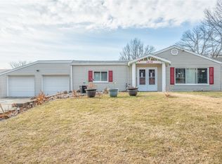 1629 Pioneer Rd, Des Moines, IA 50320