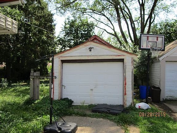4th image of 2720 Knight Ave