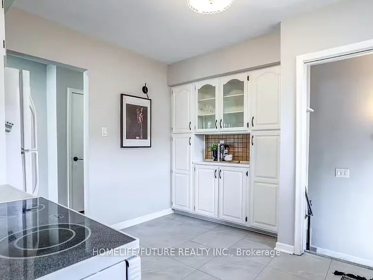 7 Stonehenge Cres — Photo 13