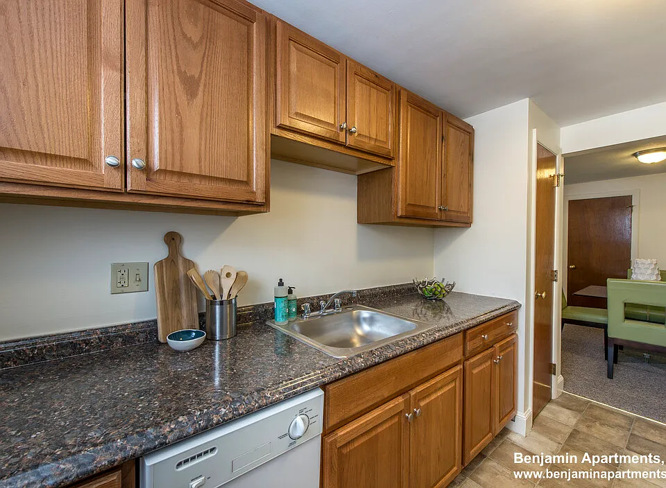 8 Brattle Dr #5