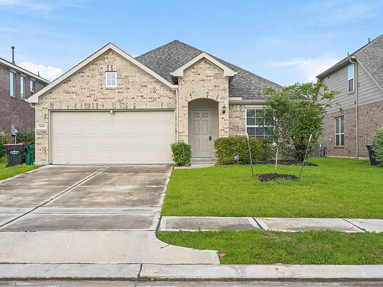 3410 Golden Amber Ct — Photo 1