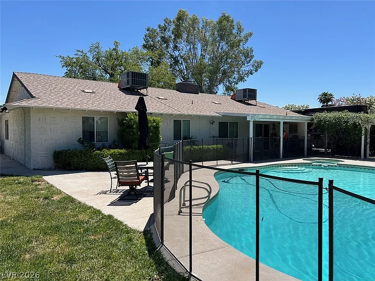 3310 W Mardon Ave — Photo 16