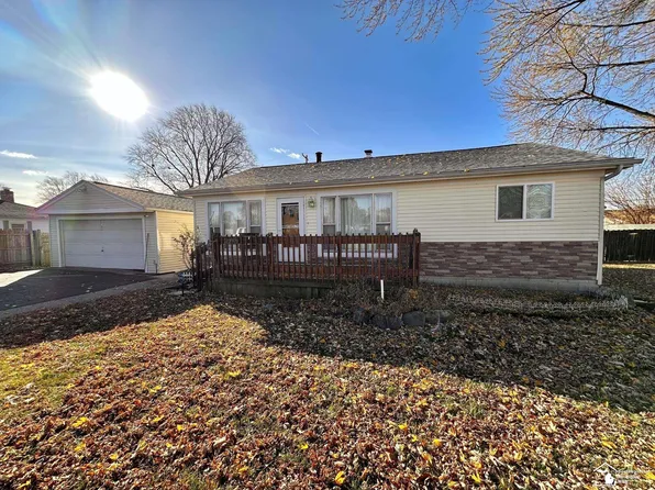3272 Navarre Blvd, Monroe, MI 48162