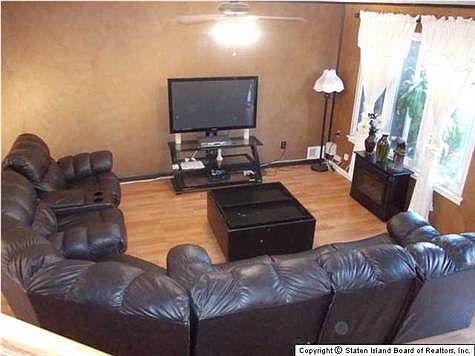 4th image of 48 Arrowood Ct