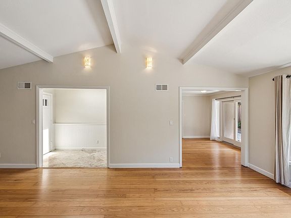 5th image of 309 Walsh Rd