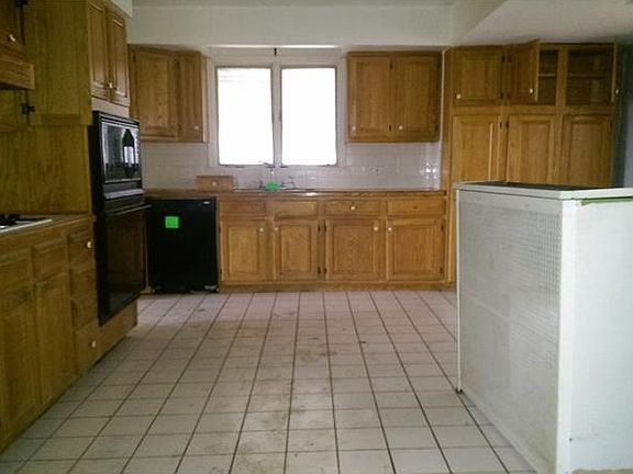 3rd image of 1907 Highland Ave