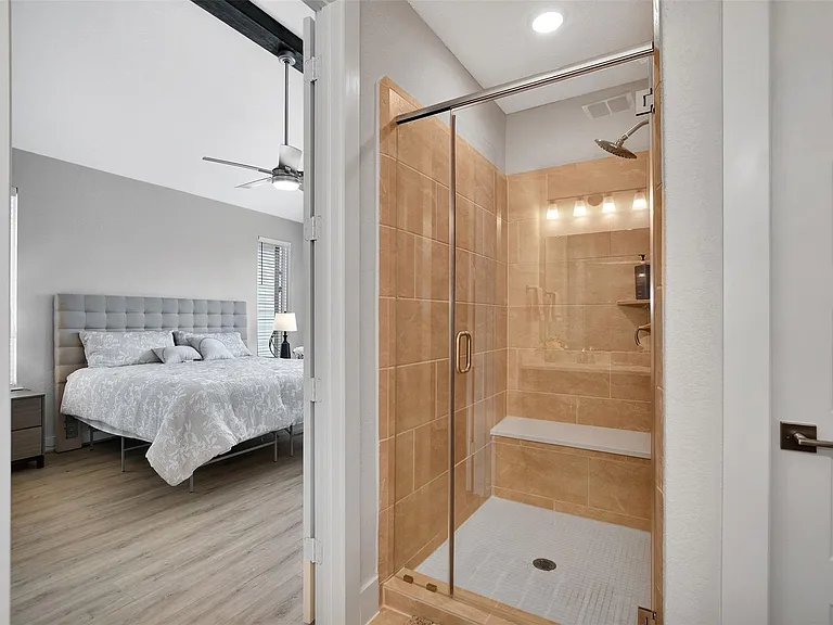 119 E 43rd St #B — Photo 24