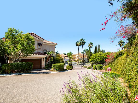 3rd image of 1460 Paseo De Oro