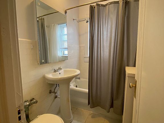 5th image of 4533 N Paulina St #1B