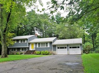 528 Thurnau Dr, River Vale, NJ 07675