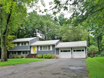 528 Thurnau Dr, River Vale, NJ, 07675