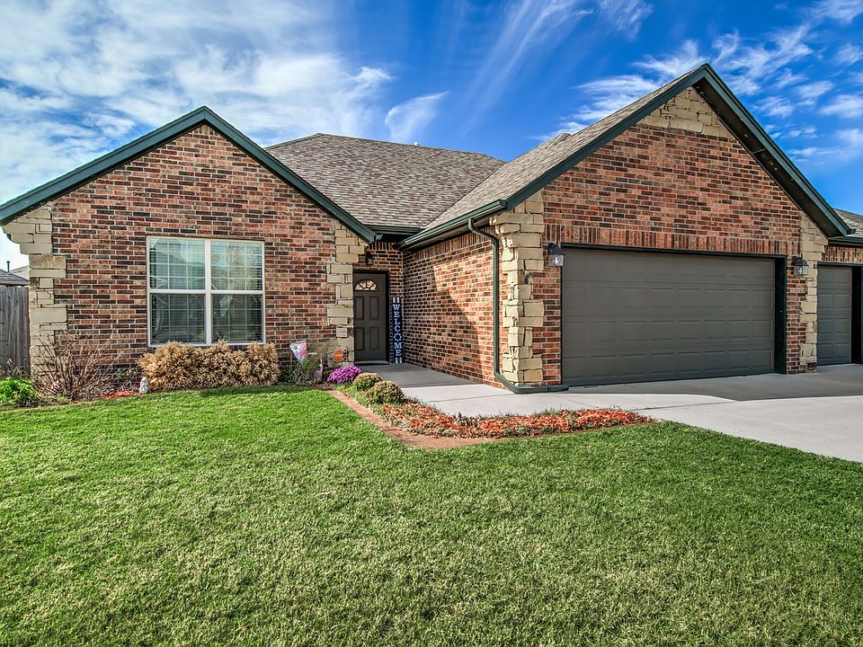 1st image of 2216 Crooked Oak Dr