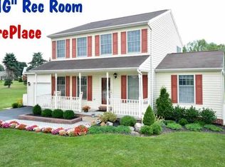 33 Ashfield Dr, Littlestown, PA 17340