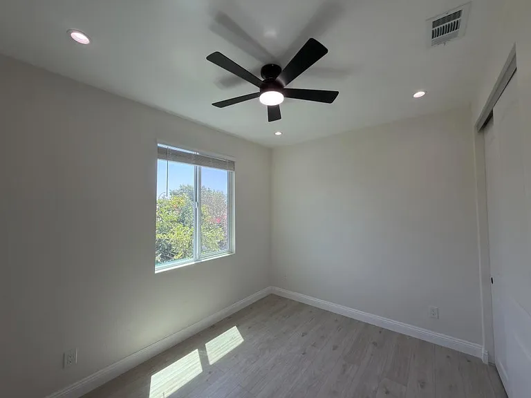 5337 Saxon St — Photo 2